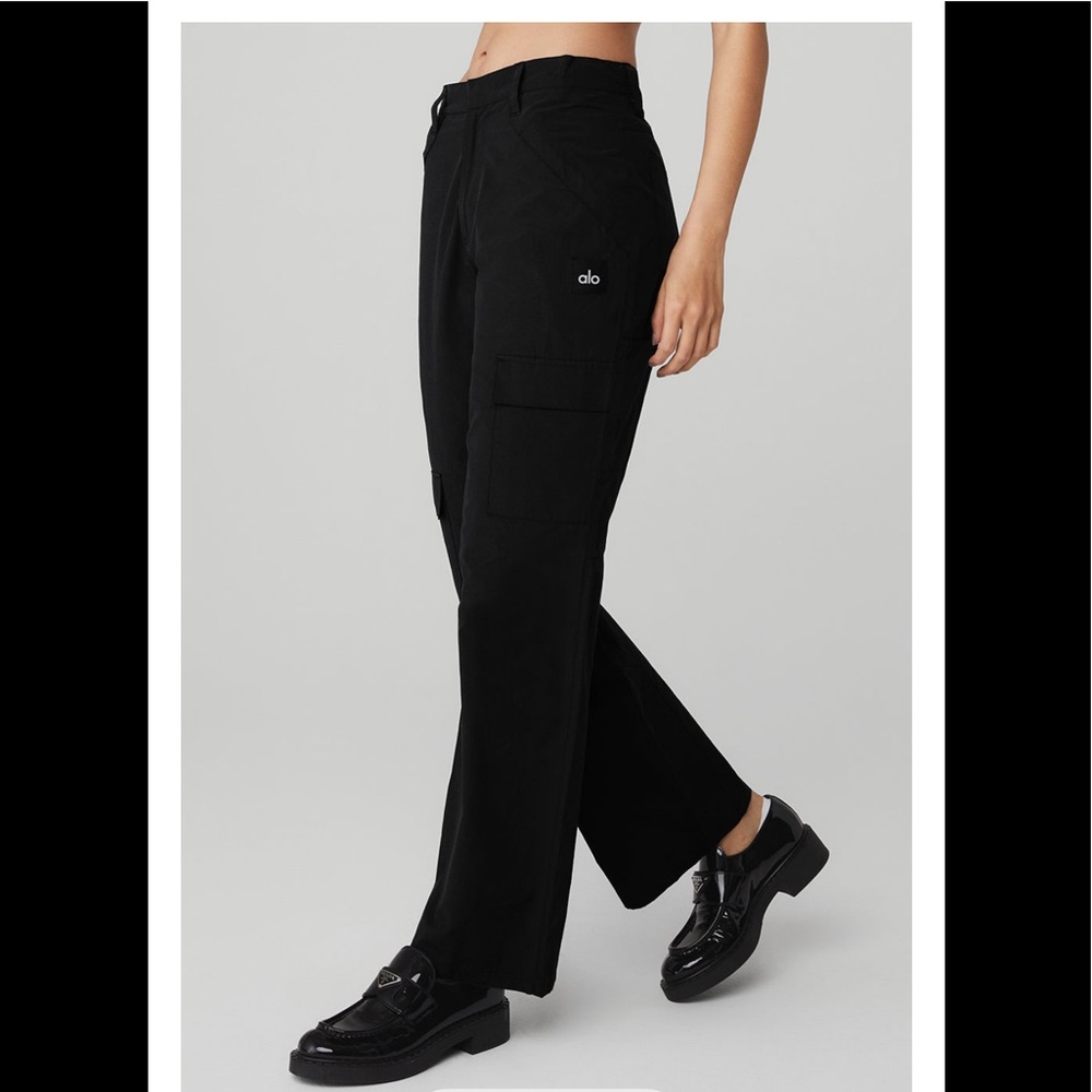 NWT Alo Yoga The Edge Trouser
